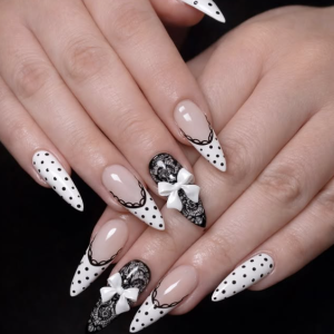 elegante-schwarz-wei-stiletto-ngel-mit-spitze-und-polka-dots-luxurises-nageldesign-im-modernen-stil