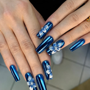 royal-blue-chrome-nails-das-perfekte-luxus-nageldesign-mit-spiegelglanz-und-3d-blten