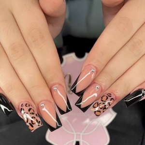 exklusive-leopard-nails-mit-herz-und-hingabe-eine-liebeserklrung-an-die-schnheit-deiner-hnde