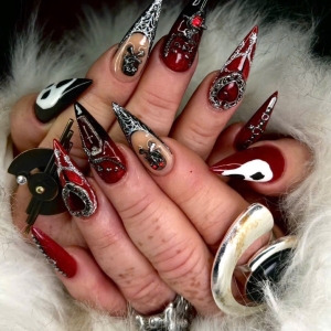 gothic-glamour-in-rostock-halloween-ngel-wie-ein-kunstwerk-bei-ruby-nails