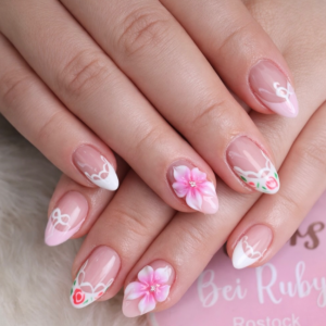 zeitlose-poesie-auf-den-ngeln-romantische-floral-french-nails-mit-zarter-eleganz-2026