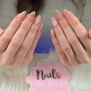 elegante-weihnachtsngel-in-rose-gold-luxurises-winter-nageldesign-2025