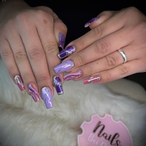 purpur-licht-glanz-ein-meisterwerk-von-ruby-nails-rostock