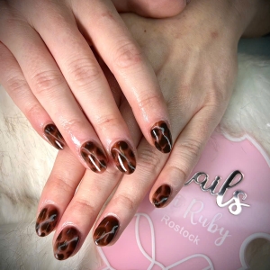 herbst-halloween-nails-2025-wild-eleganz-in-rostock-mit-ruby-nails