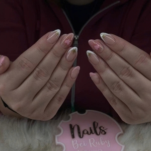 winterngel-2025-sanft-elegant-und-einzigartig-bei-ruby-nails-rostock