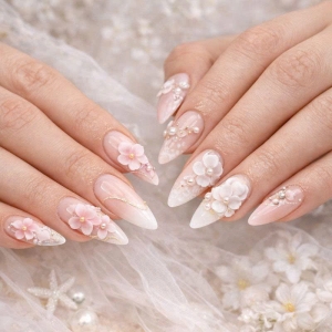 3d-blten-wie-aus-einem-mrchen-der-neue-nageltrend-fr-elegante-feminine-looks