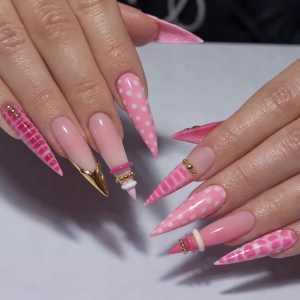 pink-stiletto-ngel-2026-extravagantes-3d-nail-art-design-mit-polka-dots-gold-details