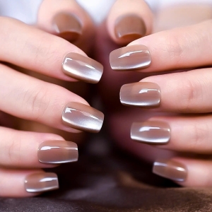elegante-braune-nude-ngel-minimalistisches-nageldesign-fr-zeitlose-schnheit